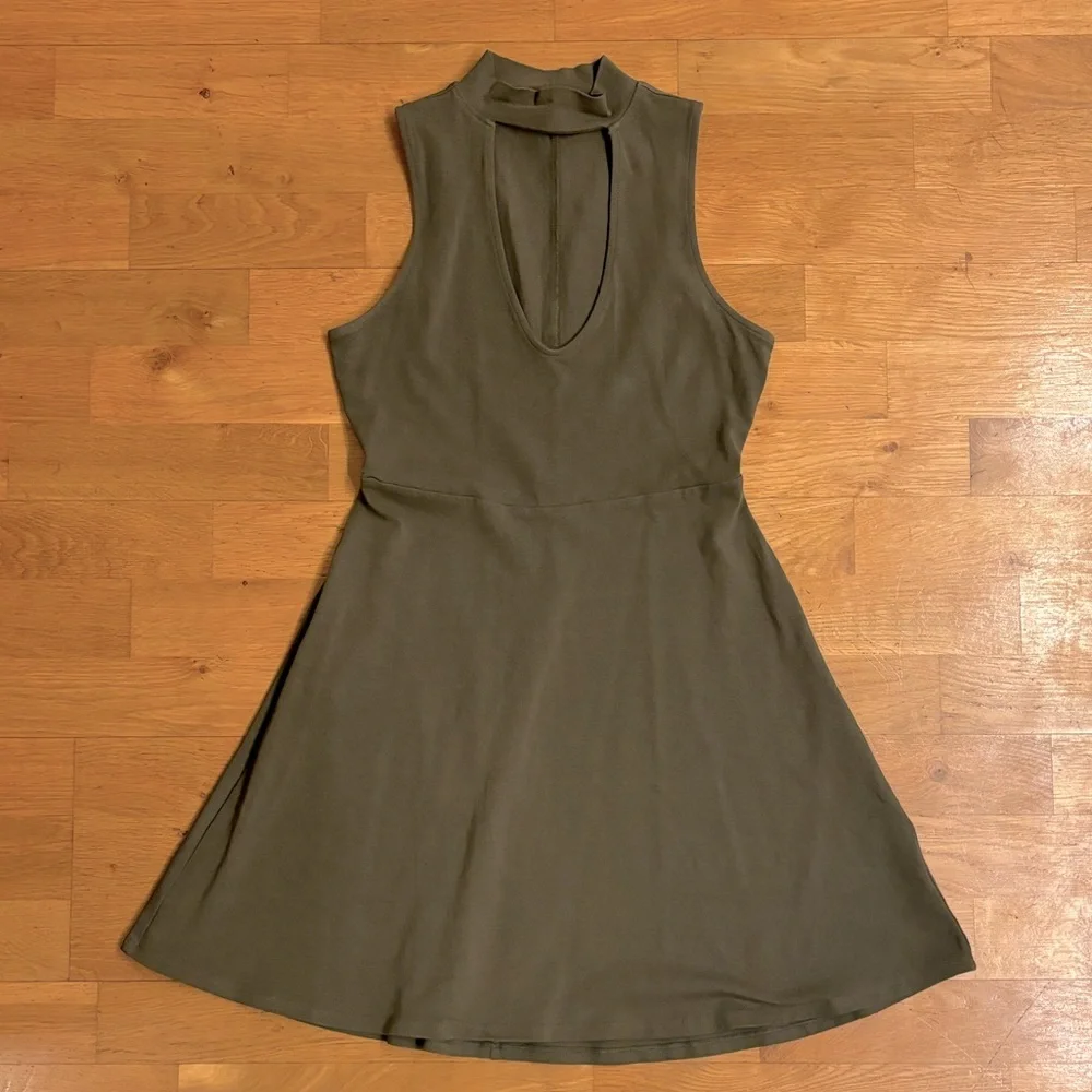 Express Keyhole Skater Dress - Picture 1 of 2